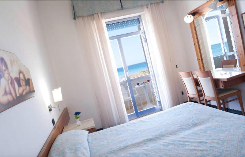 Hotel Blu Порто Чезарео Екстериор снимка