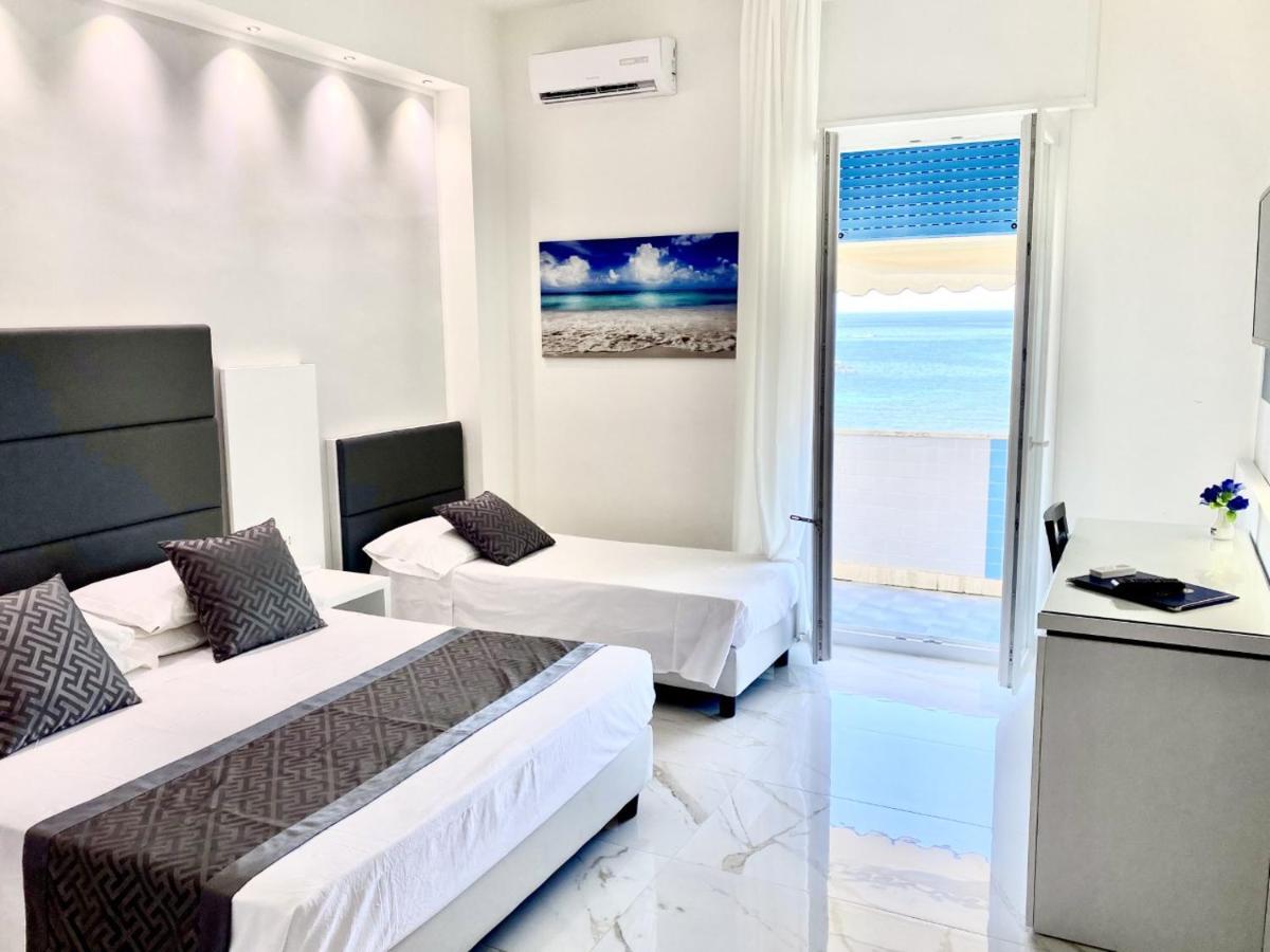 Hotel Blu Порто Чезарео Екстериор снимка